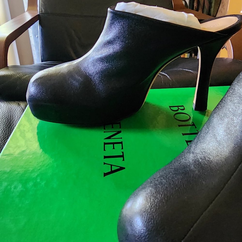 Bottega Veneta Stretch The Bold Mules, size 39.5